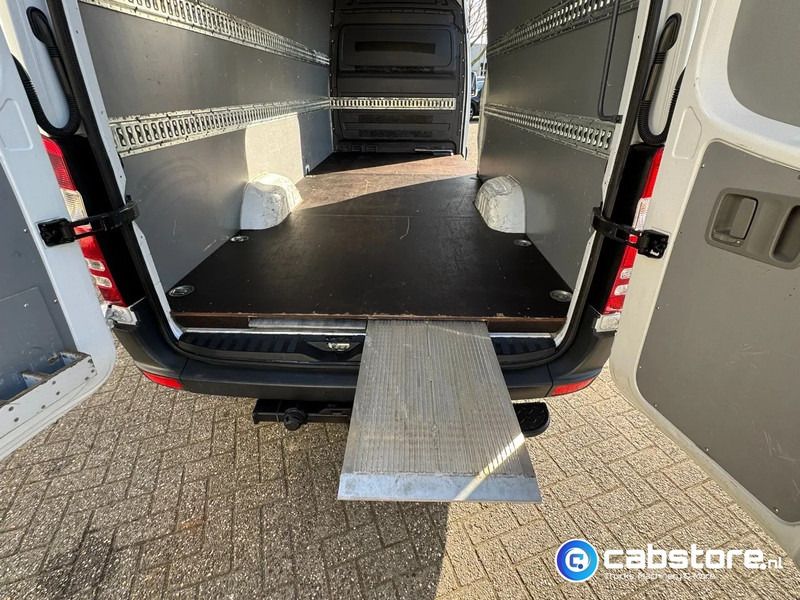 Mercedes-Benz Sprinter 316 CDI L3/H2 316 CDI Euro 5 - L3/H2 - Automaat - Geïntegreerde rijplaten in vloer - Bearlock - Year 2015 - Nieuwe banden - Kravas mikroautobuss: foto 5 Mercedes-Benz Sprinter 316 CDI L3/H2 316 CDI Euro 5 - L3/H2 - Automaat - Geïntegreerde rijplaten in vloer - Bearlock - Year 2015 - Nieuwe banden - Kravas mikroautobuss: foto 5