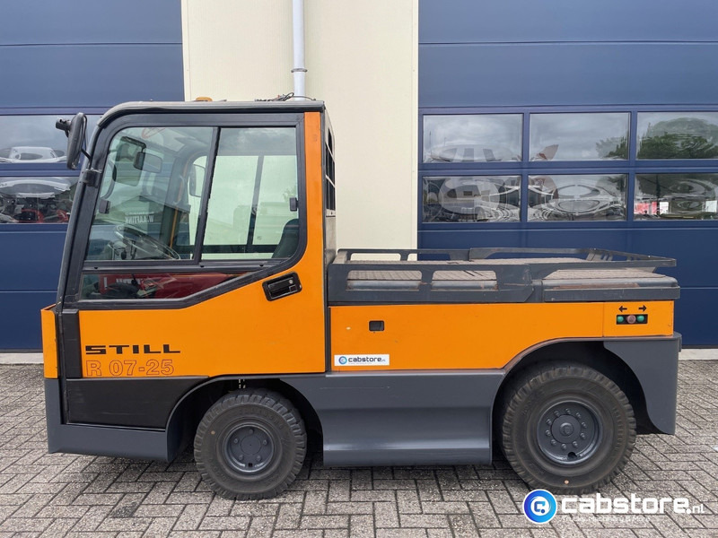 Still RO7-25 Elektrische trekker Still R07-25 - Bouwjaar 2006 - Elektrische trekker - 25 ton trekgewicht - Traktors: foto 1 Still RO7-25 Elektrische trekker Still R07-25 - Bouwjaar 2006 - Elektrische trekker - 25 ton trekgewicht - Traktors: foto 1