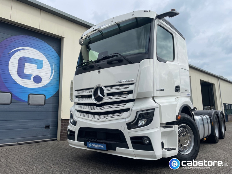 Vilcējs Mercedes-Benz Actros 3363 6x4 SLT Euro 6 3363 6x4 SLT Euro 6 - Zwaartransport - Heavy Load - Schwertransporte - 140 Ton - Year 2024 - Km 35.788 !! - Turbo Retarder Clutch - LIKE NEW !!: foto 6