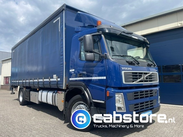 Volvo FM9 4X2R FAL9.0 RAD-A4 Volvo FM300 4x2 Euro 5 bakwagen - Schuifzeilen - Laadklep 2000 kg - Bouwjaar 2008 - Kooi-Aap heftruck - Furgons ar slēgtā virsbūve: foto 1 Volvo FM9 4X2R FAL9.0 RAD-A4 Volvo FM300 4x2 Euro 5 bakwagen - Schuifzeilen - Laadklep 2000 kg - Bouwjaar 2008 - Kooi-Aap heftruck - Furgons ar slēgtā virsbūve: foto 1
