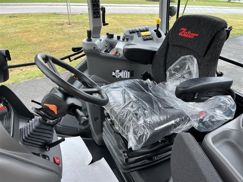 Zetor FORTERRA HD 150 - Traktors: foto 4 Zetor FORTERRA HD 150 - Traktors: foto 4