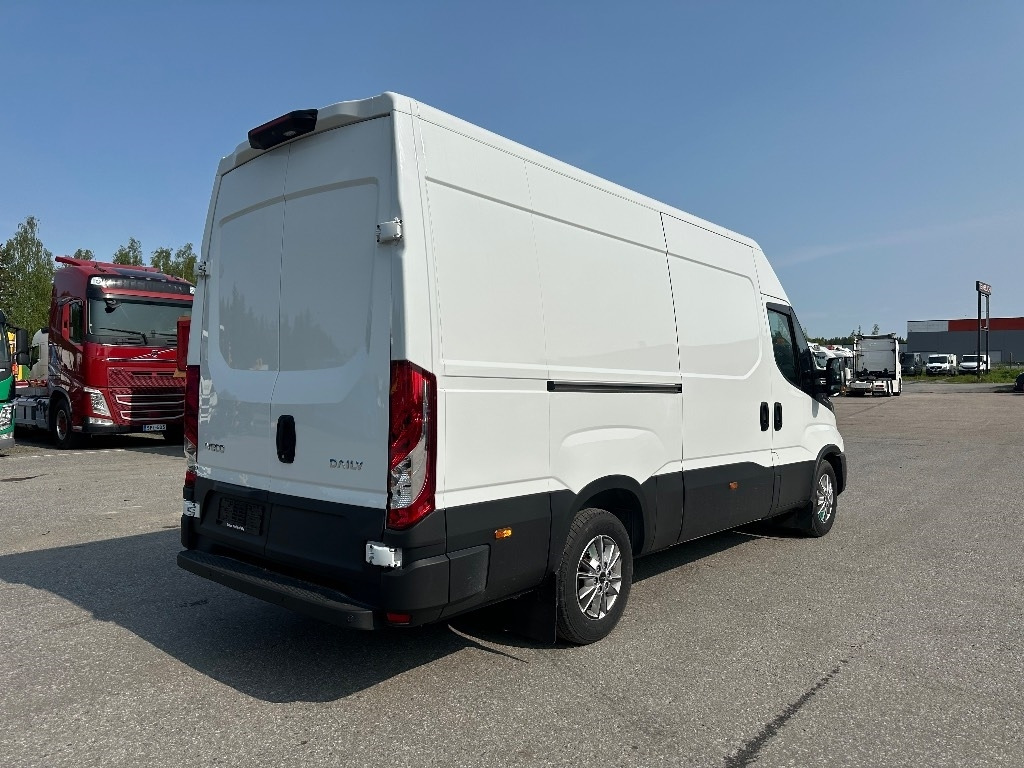 Iveco Daily 35S18A8 12m3 - Kravas mikroautobuss: foto 5 Iveco Daily 35S18A8 12m3 - Kravas mikroautobuss: foto 5