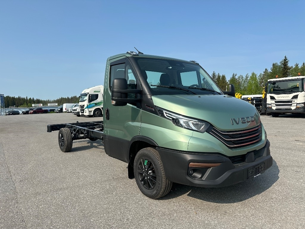 Iveco Daily 35S18A8 alusta - Kravas mikroautobuss: foto 3 Iveco Daily 35S18A8 alusta - Kravas mikroautobuss: foto 3
