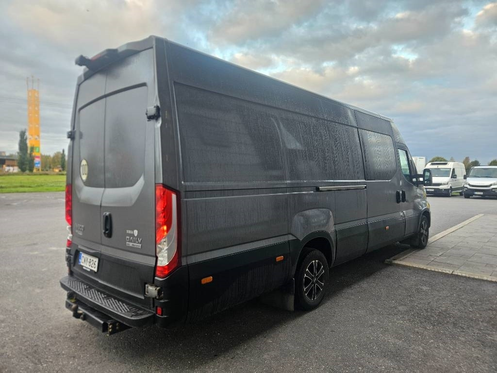 Iveco Daily 35S21A8 5hlö retkis  - Kravas mikroautobuss: foto 3 Iveco Daily 35S21A8 5hlö retkis  - Kravas mikroautobuss: foto 3