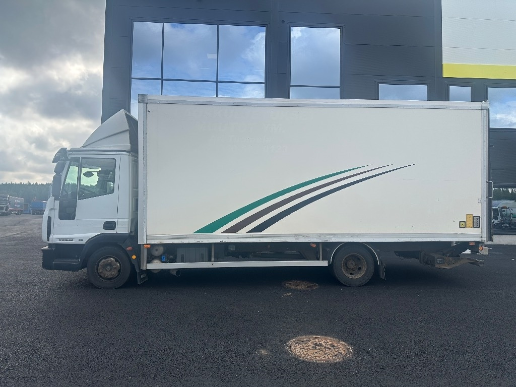 Iveco Eurocargo 100 E22 - Kravas automašīna ar slēgto virsbūvi: foto 5 Iveco Eurocargo 100 E22 - Kravas automašīna ar slēgto virsbūvi: foto 5