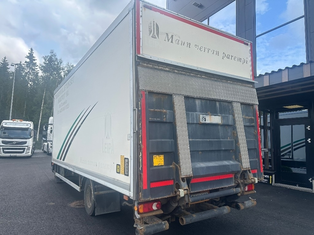 Iveco Eurocargo 100 E22 - Kravas automašīna ar slēgto virsbūvi: foto 4 Iveco Eurocargo 100 E22 - Kravas automašīna ar slēgto virsbūvi: foto 4