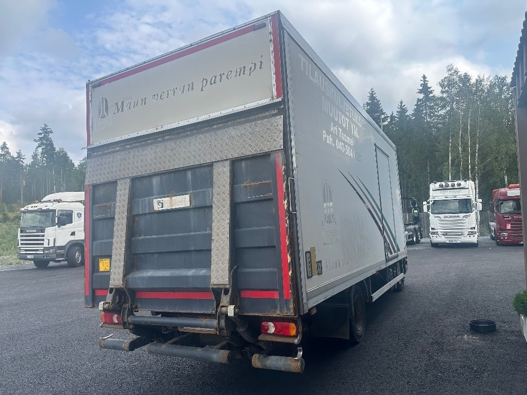 Iveco Eurocargo 100 E22 - Kravas automašīna ar slēgto virsbūvi: foto 3 Iveco Eurocargo 100 E22 - Kravas automašīna ar slēgto virsbūvi: foto 3