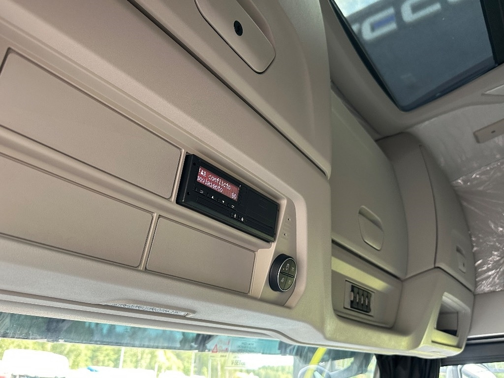 Jaunā Šasija kravas automašīna Iveco S-Way AS26S50 NP 2xLNG 6x2*4: foto 15 Jaunā Šasija kravas automašīna Iveco S-Way AS26S50 NP 2xLNG 6x2*4: foto 15