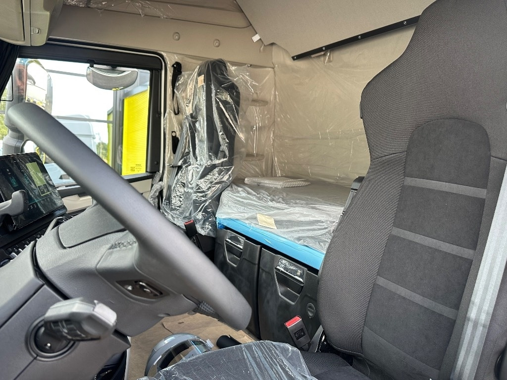 Jaunā Šasija kravas automašīna Iveco S-Way AS26S50 NP 2xLNG 6x2*4: foto 11 Jaunā Šasija kravas automašīna Iveco S-Way AS26S50 NP 2xLNG 6x2*4: foto 11