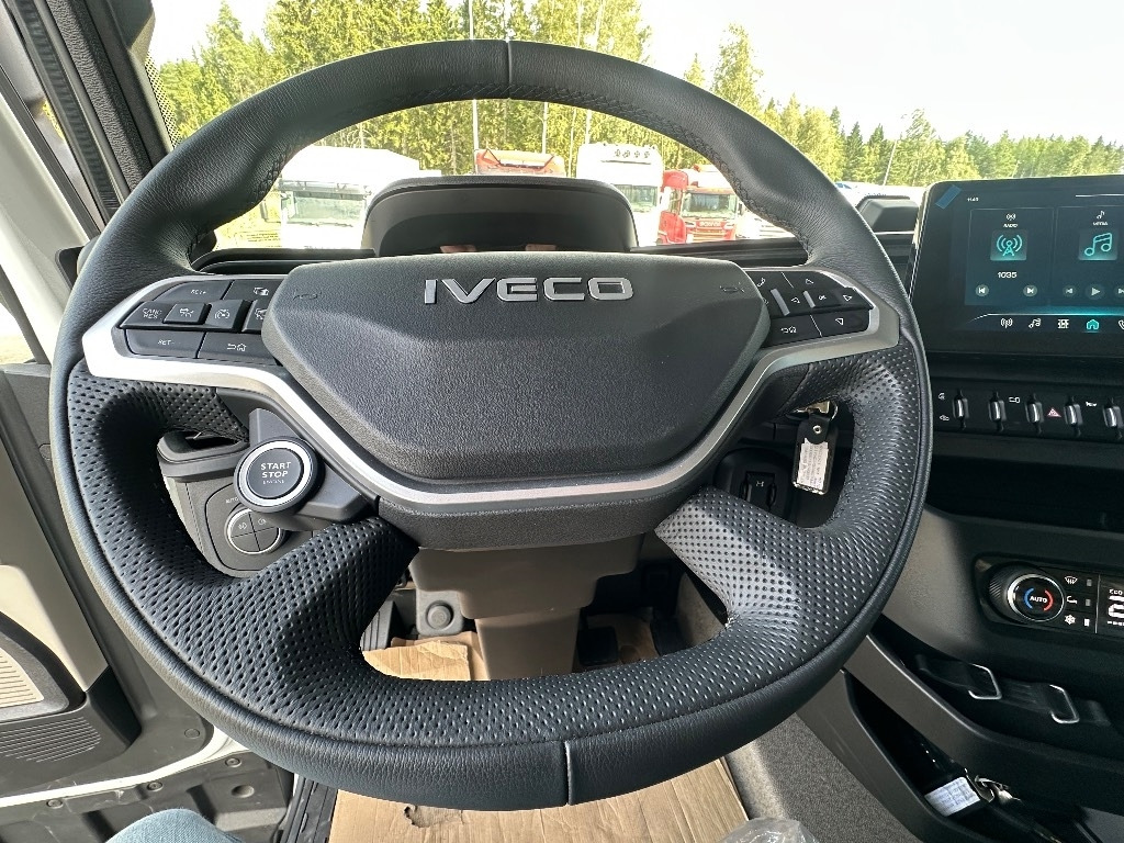 Jaunā Šasija kravas automašīna Iveco S-Way AS26S50 NP 2xLNG 6x2*4: foto 17 Jaunā Šasija kravas automašīna Iveco S-Way AS26S50 NP 2xLNG 6x2*4: foto 17