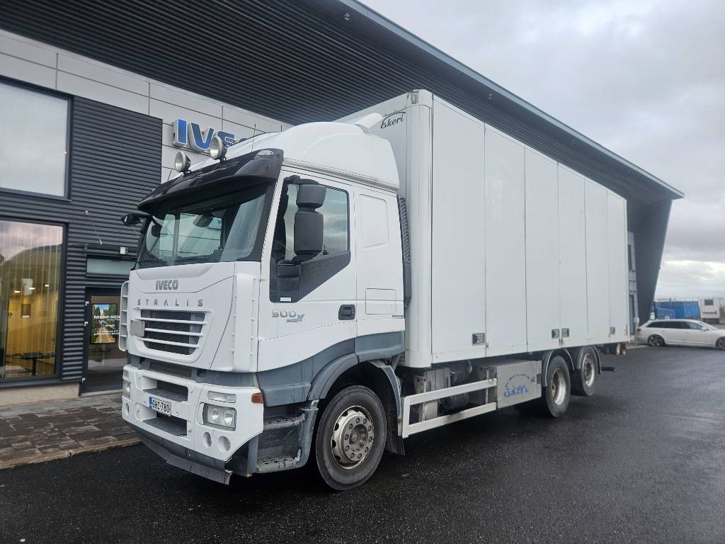 Iveco Stralis 6x2 - Kravas automašīna ar slēgto virsbūvi: foto 1 Iveco Stralis 6x2 - Kravas automašīna ar slēgto virsbūvi: foto 1