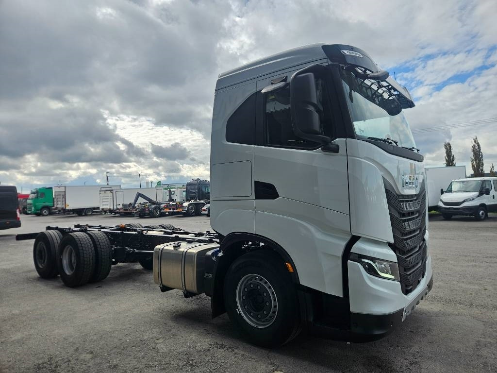 Iveco X-Way AS260X530 heti toimitukseen - Šasija kravas automašīna: foto 3 Iveco X-Way AS260X530 heti toimitukseen - Šasija kravas automašīna: foto 3