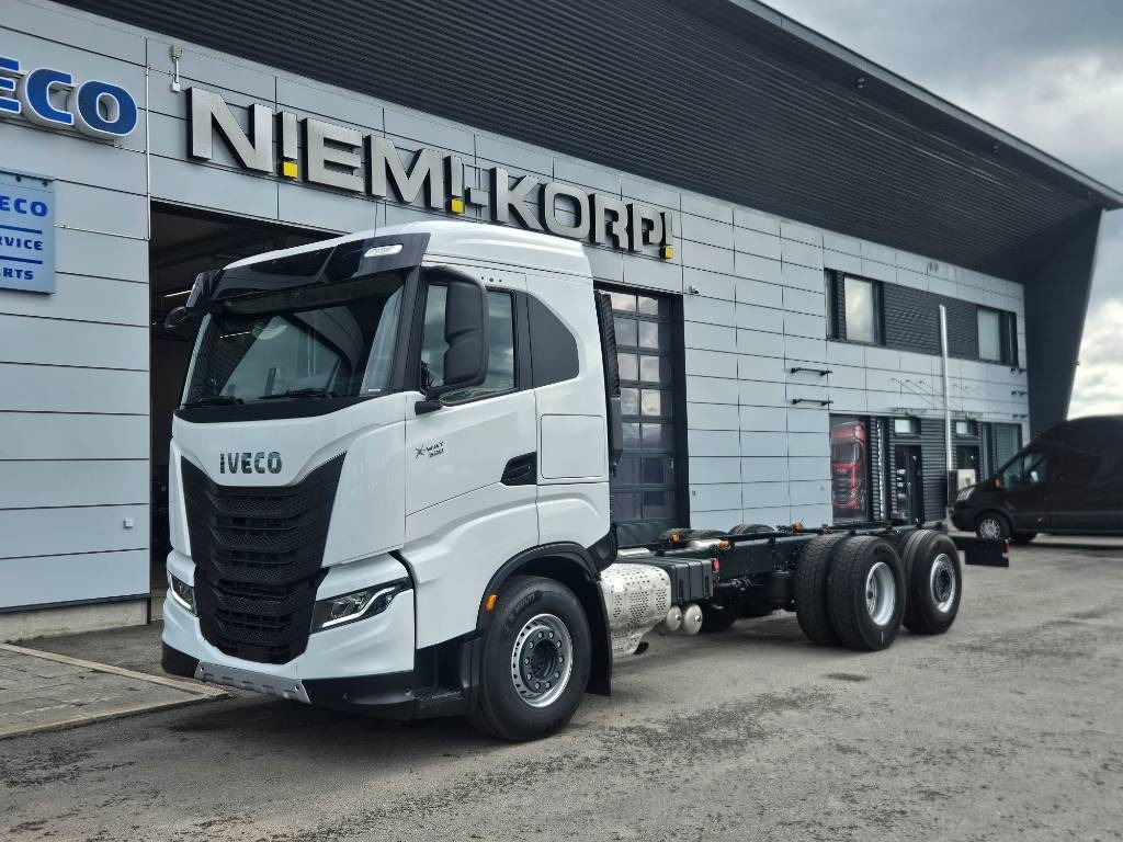 Iveco X-Way AS260X530 heti toimitukseen - Šasija kravas automašīna: foto 1 Iveco X-Way AS260X530 heti toimitukseen - Šasija kravas automašīna: foto 1