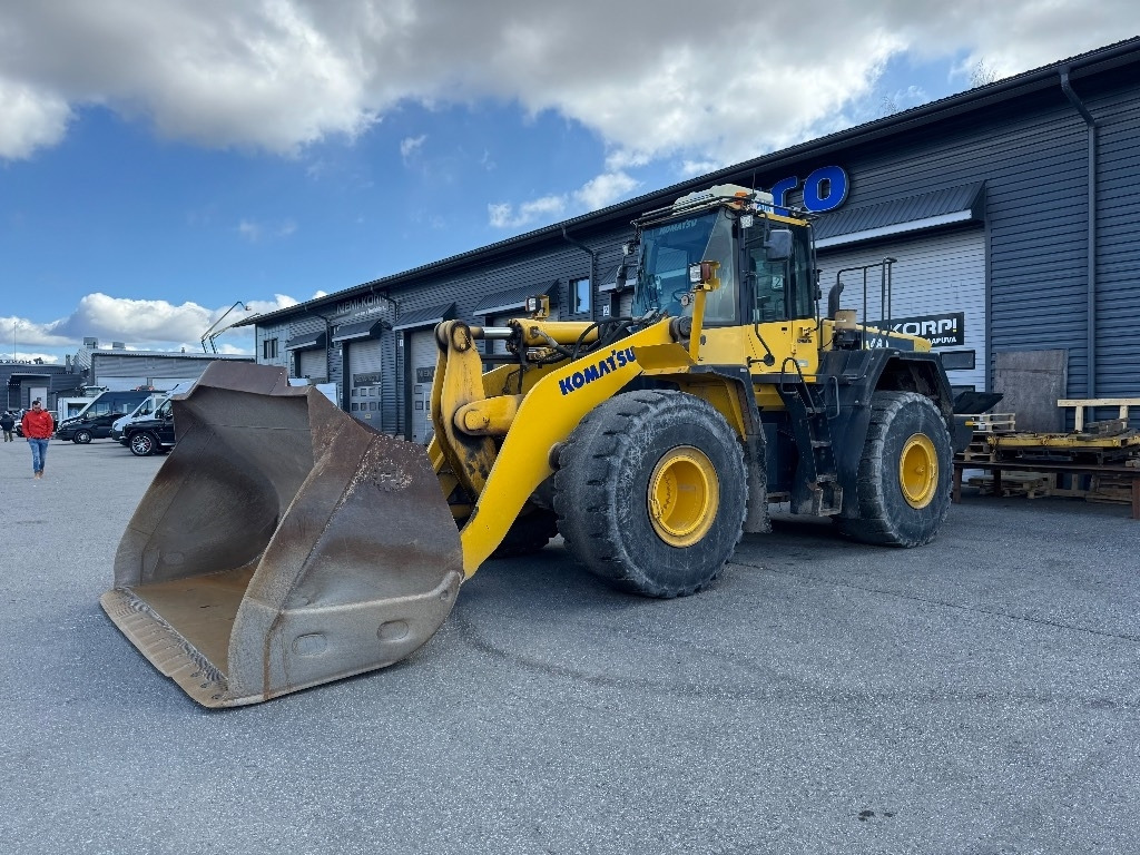 Komatsu WA 480 - Riteņu iekrāvējs: foto 1 Komatsu WA 480 - Riteņu iekrāvējs: foto 1