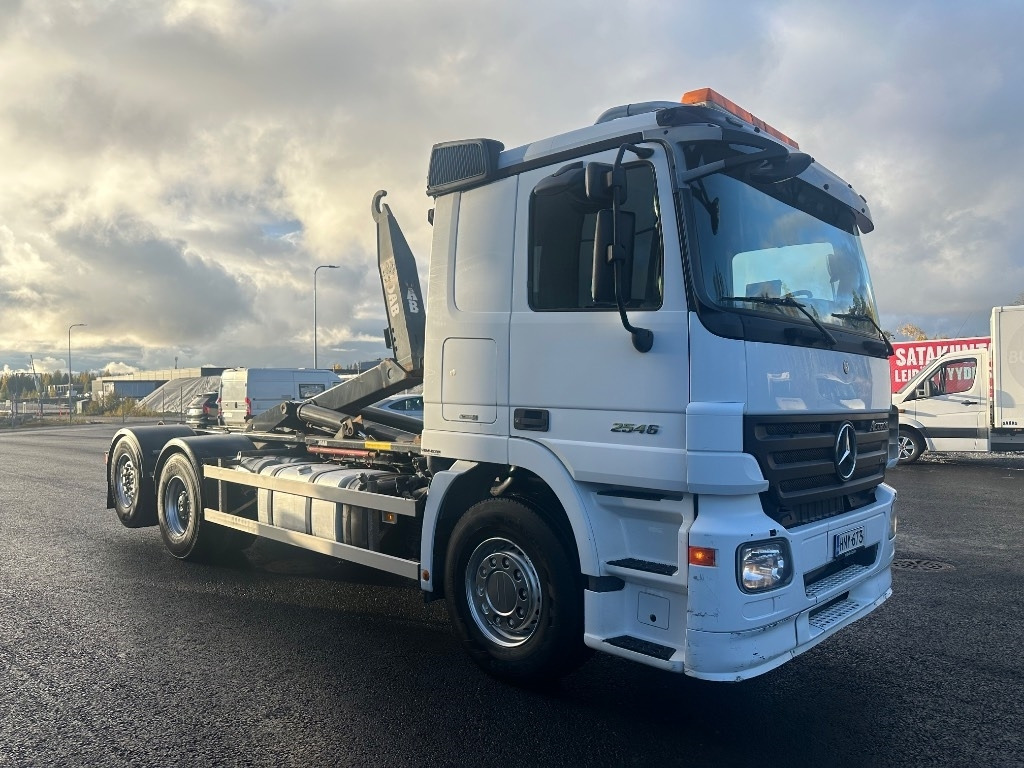 Mercedes-Benz Actros 2545 L 6x2 - Pacēlājs ar āķi: foto 3 Mercedes-Benz Actros 2545 L 6x2 - Pacēlājs ar āķi: foto 3