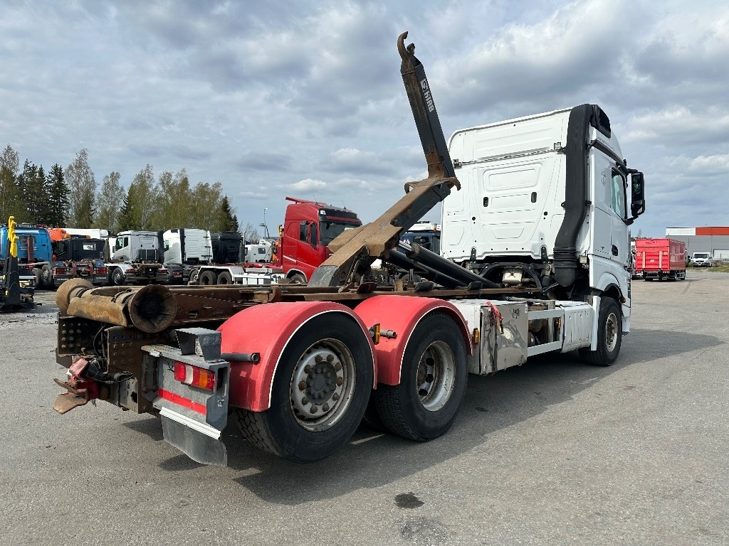Mercedes-Benz Actros 2551 6x2*4 - Pacēlājs ar āķi: foto 4 Mercedes-Benz Actros 2551 6x2*4 - Pacēlājs ar āķi: foto 4