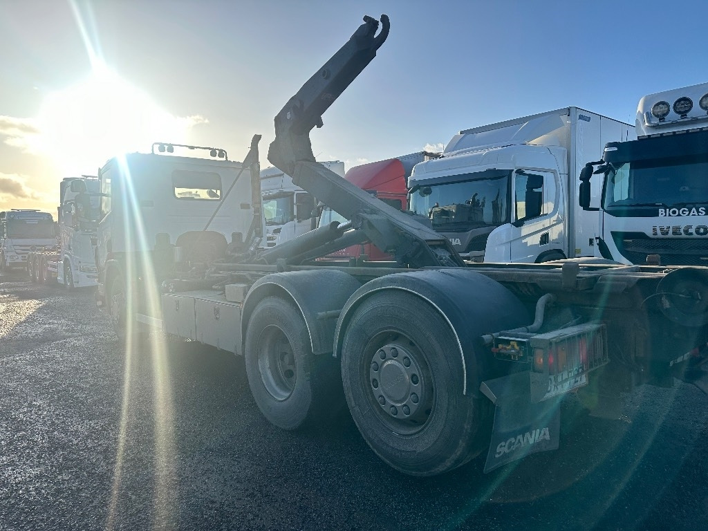 Scania P420 - Pacēlājs ar āķi: foto 5 Scania P420 - Pacēlājs ar āķi: foto 5