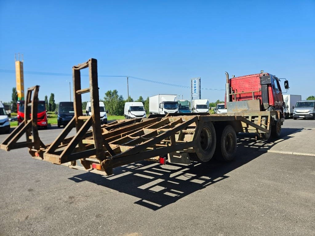 Sisu SM300 8X2 - Kokvedējs: foto 5 Sisu SM300 8X2 - Kokvedējs: foto 5