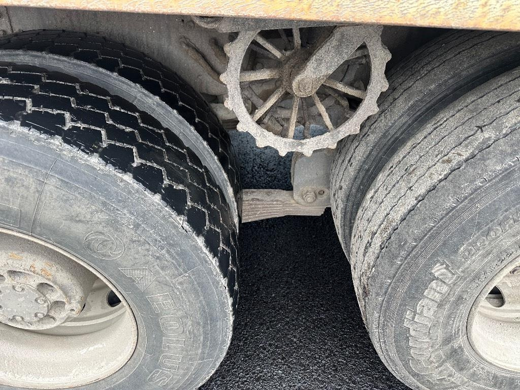 Volvo FH 12 420 8x2 + pv  - Kravas automašīna pašizgāzējs: foto 5 Volvo FH 12 420 8x2 + pv  - Kravas automašīna pašizgāzējs: foto 5