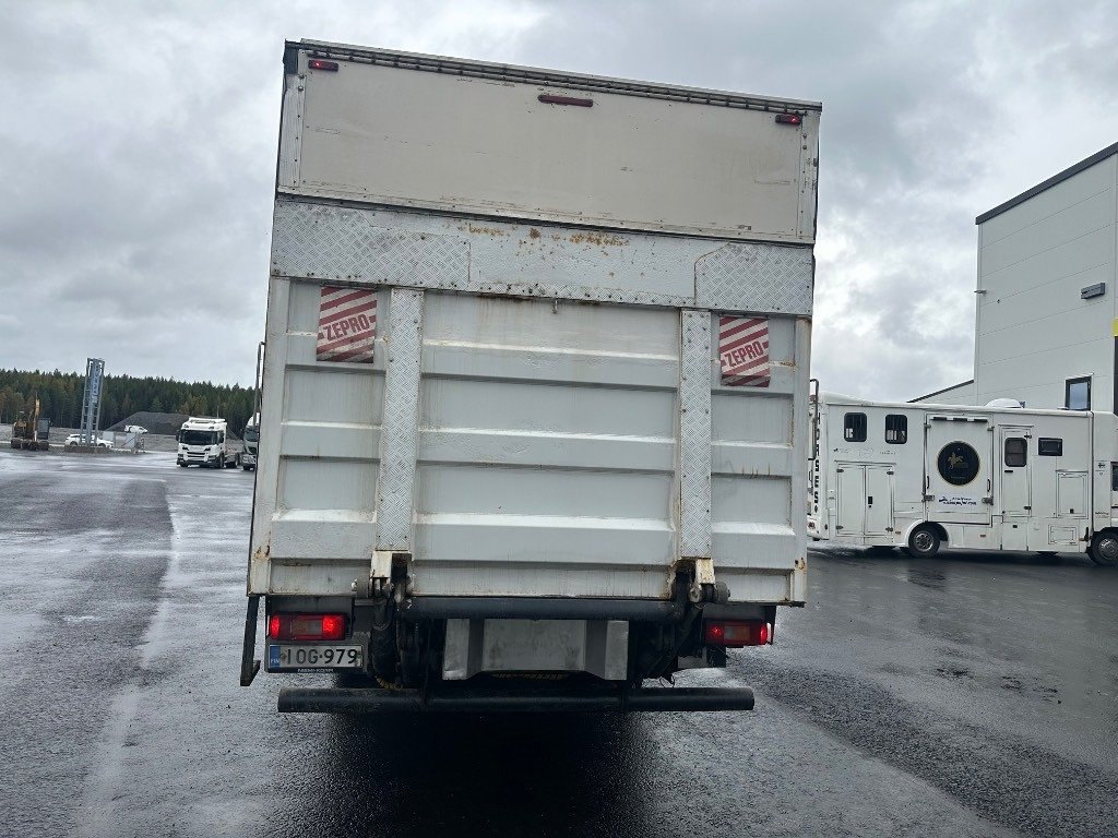 Volvo FM9 300 4x2 - Kravas automašīna ar slēgto virsbūvi: foto 5 Volvo FM9 300 4x2 - Kravas automašīna ar slēgto virsbūvi: foto 5