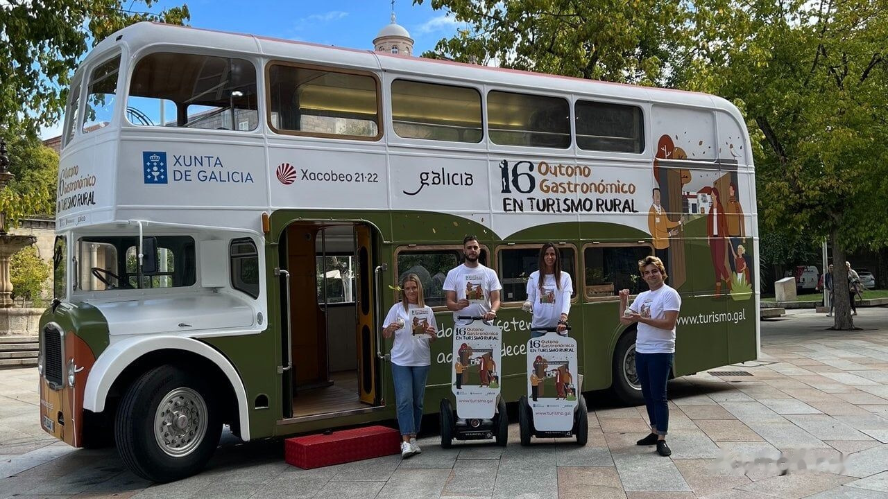 British Bus Bristol Lodekka FLF promotional exhibition unit - Divstāvu autobuss: foto 2 British Bus Bristol Lodekka FLF promotional exhibition unit - Divstāvu autobuss: foto 2