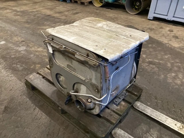 MAN 81.15103-6131 – MAN silencer - Izplūdes sistēma - Kravas automašīna: foto 2 MAN 81.15103-6131 – MAN silencer - Izplūdes sistēma - Kravas automašīna: foto 2