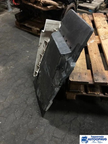 MAN Forskærme MAN 81.61210-0754 - Virsbūve un ārpuse - Kravas automašīna: foto 2 MAN Forskærme MAN 81.61210-0754 - Virsbūve un ārpuse - Kravas automašīna: foto 2