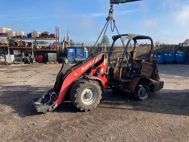 SCHÄFFER 4670Z - Mini iekrāvējs: foto 1 SCHÄFFER 4670Z - Mini iekrāvējs: foto 1