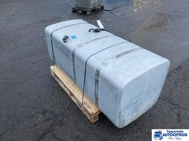 Scania Diesel tank 700 liter Scania 1871192 - Degvielas tvertne - Kravas automašīna: foto 4 Scania Diesel tank 700 liter Scania 1871192 - Degvielas tvertne - Kravas automašīna: foto 4