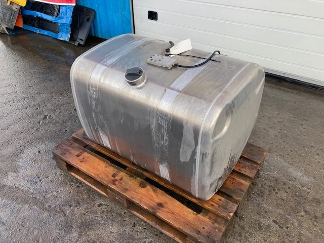 Scania Diesel tank – Scania 2713470 - Degvielas tvertne - Kravas automašīna: foto 1 Scania Diesel tank – Scania 2713470 - Degvielas tvertne - Kravas automašīna: foto 1