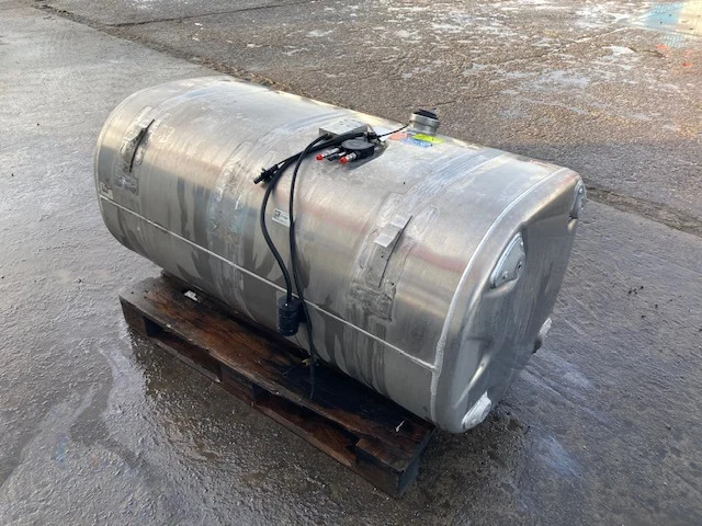 Scania Diesel tank – Scania 2714200 - Degvielas tvertne - Kravas automašīna: foto 3 Scania Diesel tank – Scania 2714200 - Degvielas tvertne - Kravas automašīna: foto 3