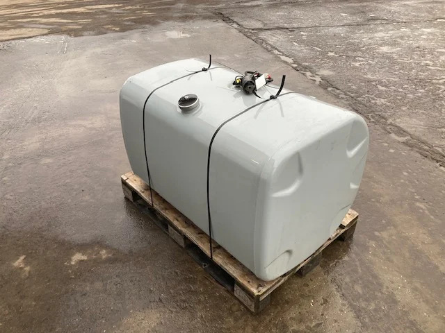 Scania Diesel tank – Scania 2849797 - Degvielas tvertne - Kravas automašīna: foto 4 Scania Diesel tank – Scania 2849797 - Degvielas tvertne - Kravas automašīna: foto 4