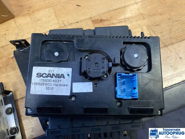 Scania ECU GMS P/N: 2148226 / 2559113 - Elektroniskais vadības bloks (ECU) - Kravas automašīna: foto 2 Scania ECU GMS P/N: 2148226 / 2559113 - Elektroniskais vadības bloks (ECU) - Kravas automašīna: foto 2