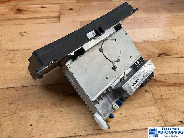 Scania Radio 2594720 – 2783088 - Kabīne un interjers - Kravas automašīna: foto 1 Scania Radio 2594720 – 2783088 - Kabīne un interjers - Kravas automašīna: foto 1