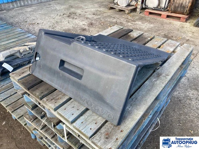 Volvo Batterilåg – Volvo 22078082 - Akumulators - Kravas automašīna: foto 1 Volvo Batterilåg – Volvo 22078082 - Akumulators - Kravas automašīna: foto 1