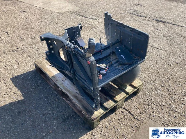 Volvo batterikasse komplet - Akumulators - Kravas automašīna: foto 1 Volvo batterikasse komplet - Akumulators - Kravas automašīna: foto 1