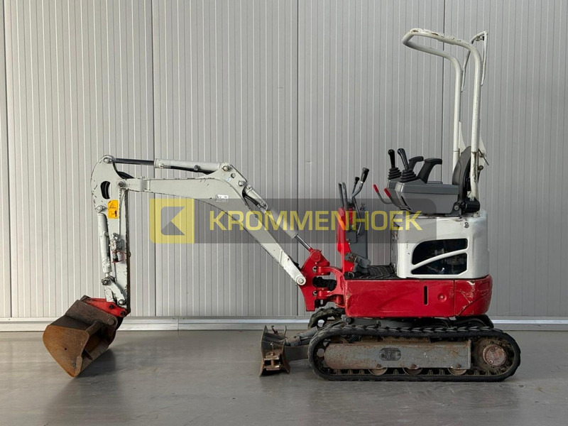Takeuchi TB 210 R - Mini-ekskavators: foto 1 Takeuchi TB 210 R - Mini-ekskavators: foto 1