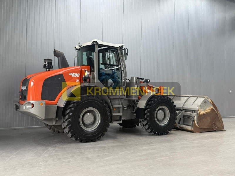 Weycor AR 680 - Riteņu iekrāvējs: foto 4 Weycor AR 680 - Riteņu iekrāvējs: foto 4