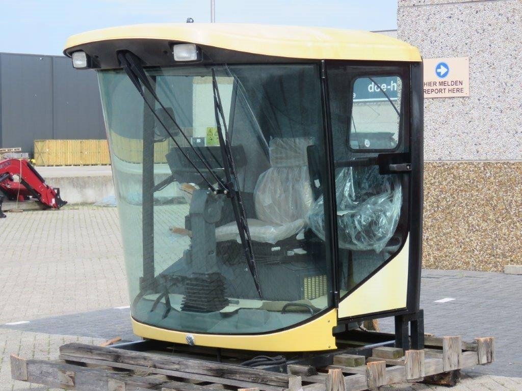 CNH Cabine - New Holland TX - Kabīne - Lauksaimniecības tehnika: foto 4 CNH Cabine - New Holland TX - Kabīne - Lauksaimniecības tehnika: foto 4