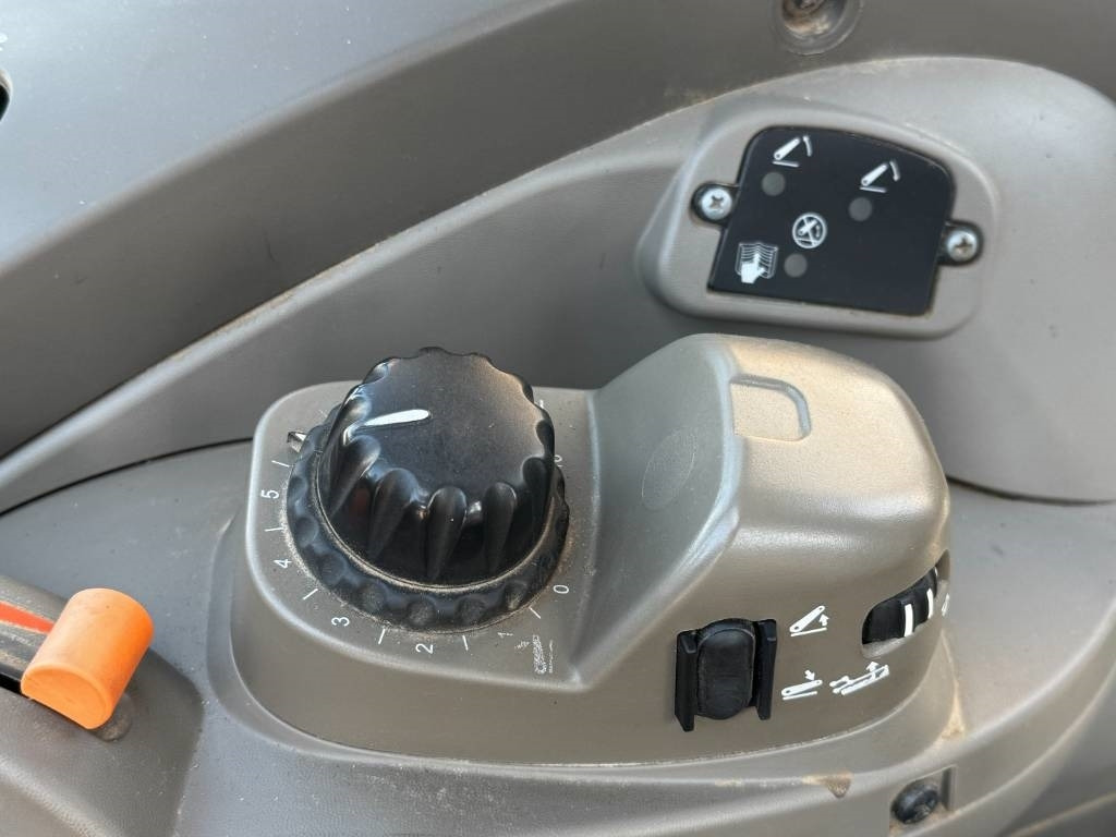 Traktors Case IH Farmall 100C, loader ready, EHR, 2023!!: foto 18
