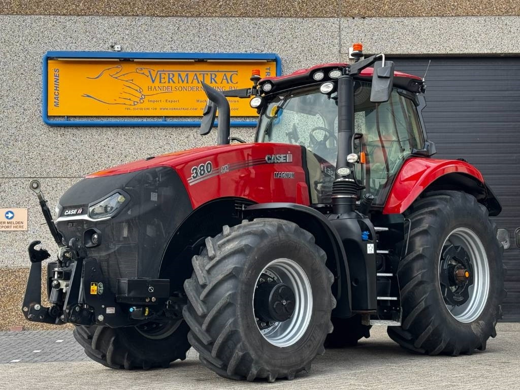 Case IH MAGNUM 380 CVX, AFS Connect, Relevage Avant, 1750 - Traktors: foto 1 Case IH MAGNUM 380 CVX, AFS Connect, Relevage Avant, 1750 - Traktors: foto 1