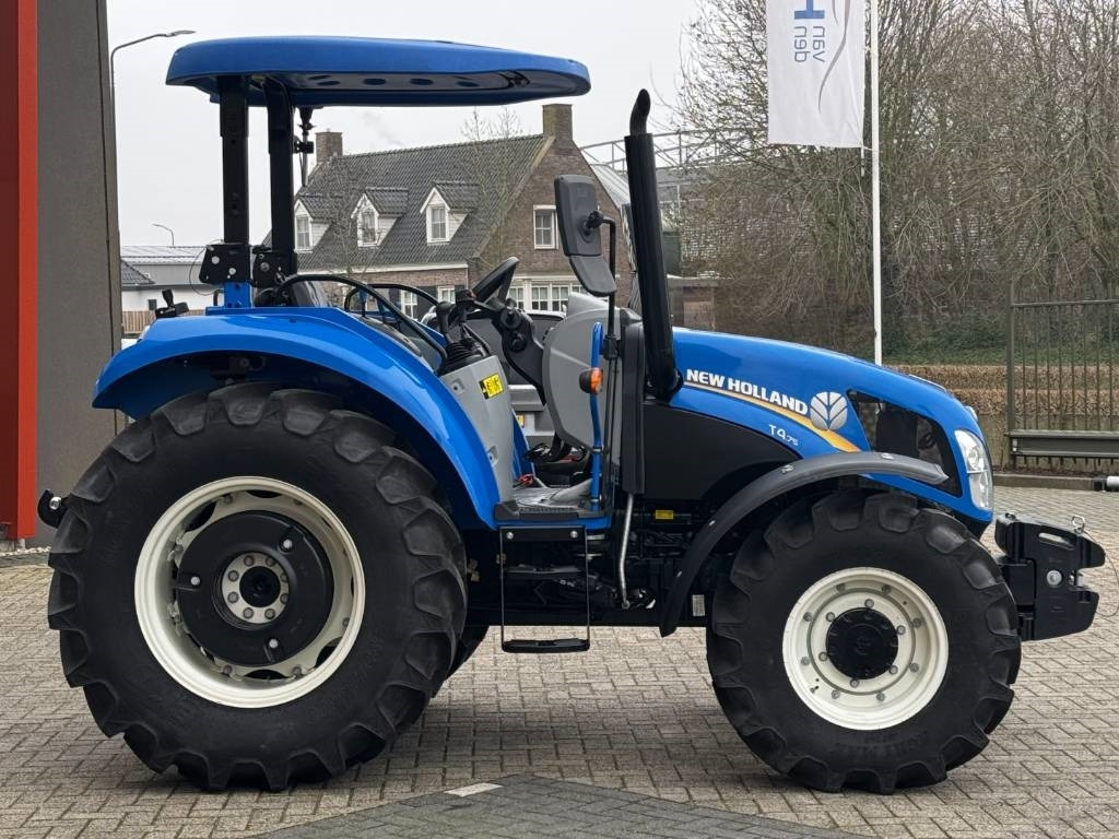 New Holland T4.75, Power Shuttle, creepspeed, ROPS! - Traktors: foto 4 New Holland T4.75, Power Shuttle, creepspeed, ROPS! - Traktors: foto 4