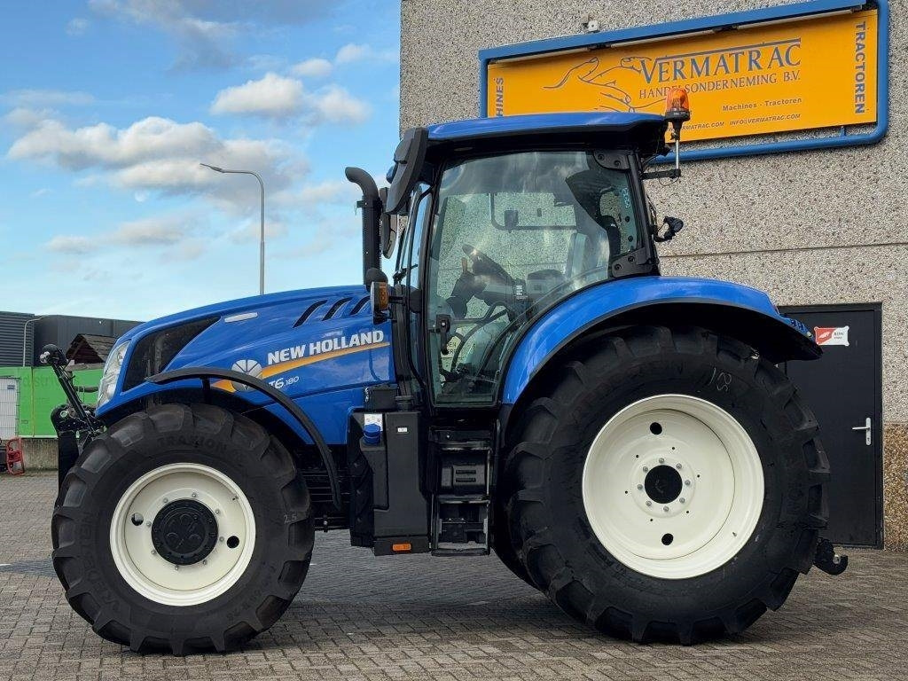 New Holland T6.180 Dynamic Command, frontlinkage, Stage V, GPS - Traktors: foto 2 New Holland T6.180 Dynamic Command, frontlinkage, Stage V, GPS - Traktors: foto 2