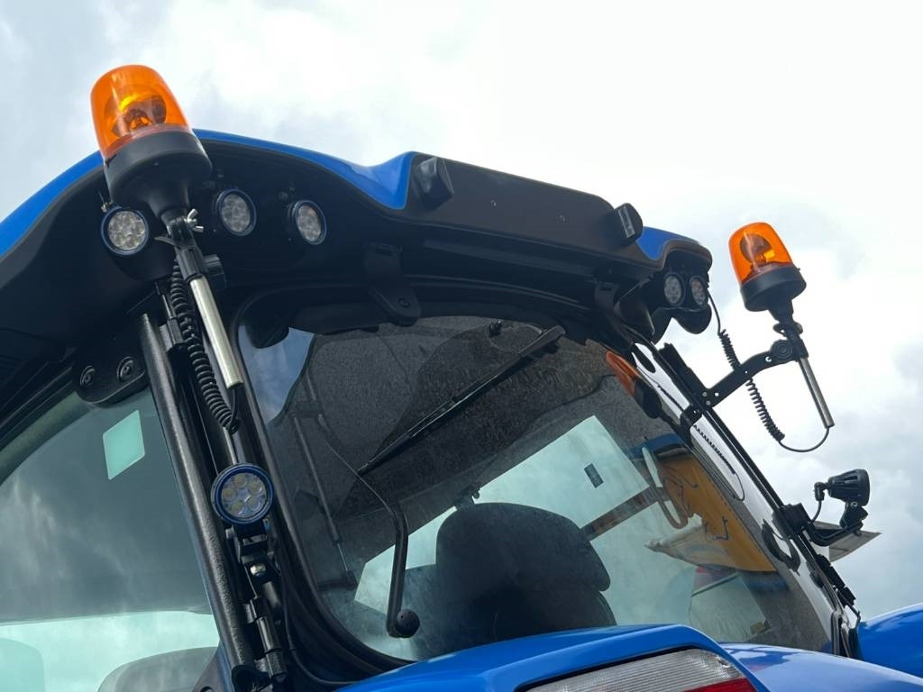 Traktors New Holland T7.270 Auto Command: foto 17