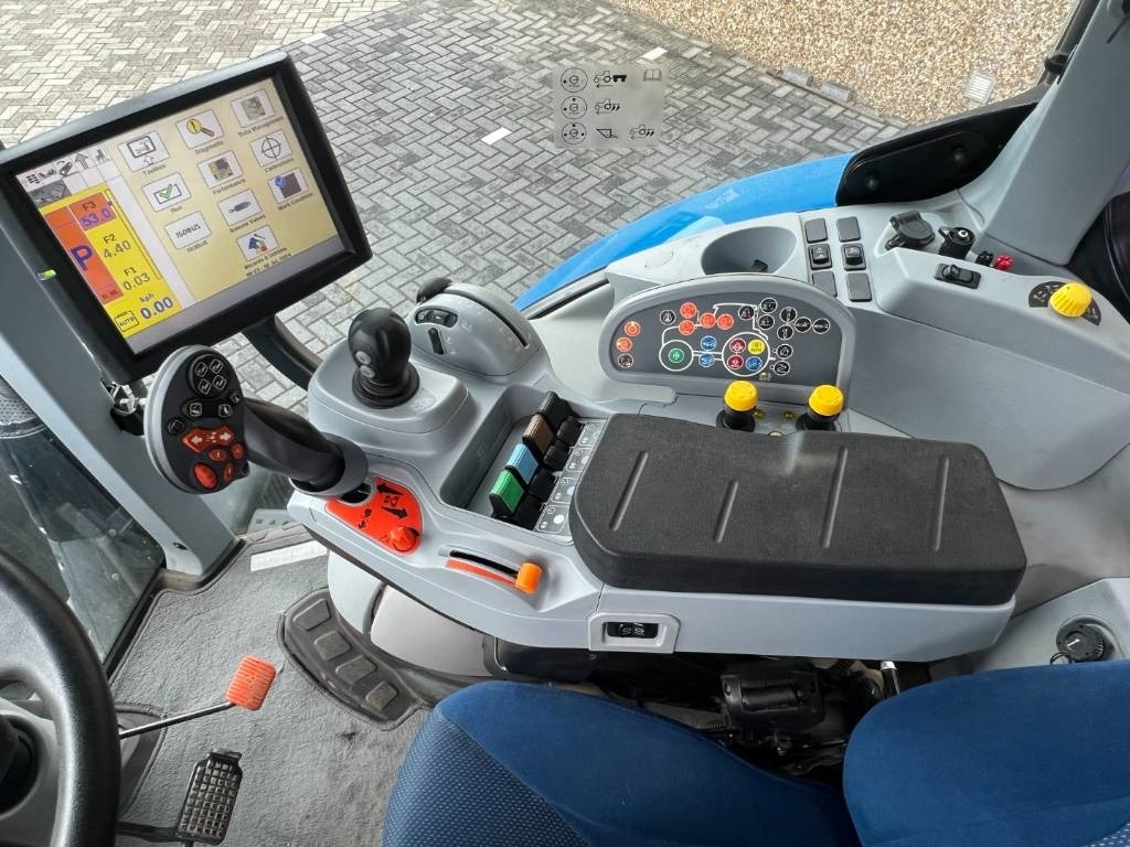 Traktors New Holland T7.270 Auto Command: foto 15