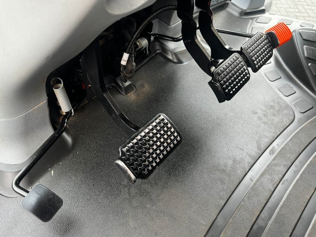 Traktors New Holland T7.270 Auto Command: foto 29