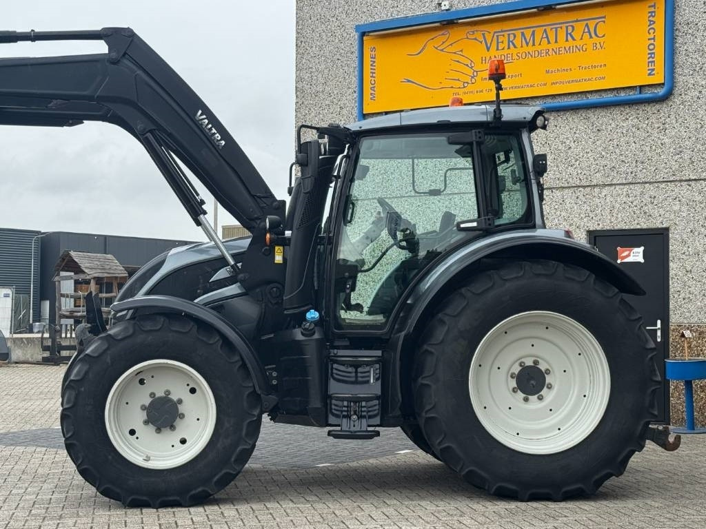 Valtra N174D, Frontlinkage + PTO, Frontloader, 3846 hours - Traktors: foto 3 Valtra N174D, Frontlinkage + PTO, Frontloader, 3846 hours - Traktors: foto 3