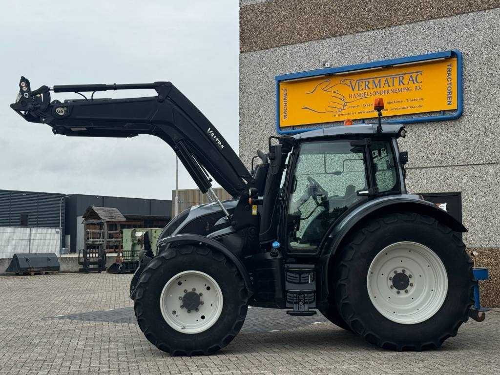 Valtra N174D, Frontlinkage + PTO, Frontloader, 3846 hours - Traktors: foto 2 Valtra N174D, Frontlinkage + PTO, Frontloader, 3846 hours - Traktors: foto 2