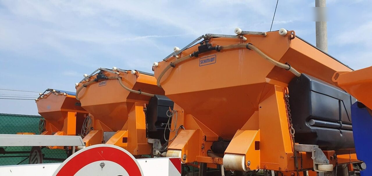 Schmidt Solarko piaskarka SCHMIDT STRATOS 5m3 20 - Sāls un smilts kaisītājs - Komunālā/ Specializētā tehnika: foto 2 Schmidt Solarko piaskarka SCHMIDT STRATOS 5m3 20 - Sāls un smilts kaisītājs - Komunālā/ Specializētā tehnika: foto 2
