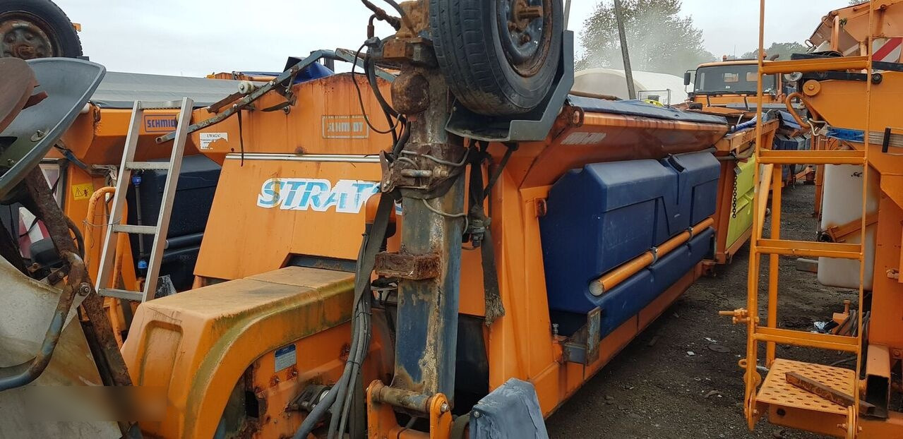 Schmidt Solarko piaskarka SCHMIDT STRATOS 5m3 20 - Sāls un smilts kaisītājs - Komunālā/ Specializētā tehnika: foto 5 Schmidt Solarko piaskarka SCHMIDT STRATOS 5m3 20 - Sāls un smilts kaisītājs - Komunālā/ Specializētā tehnika: foto 5